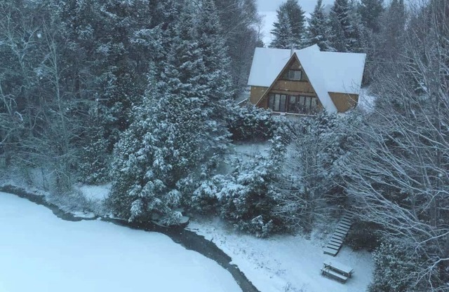 Comfort & Lake Access | Au Pic du Lac