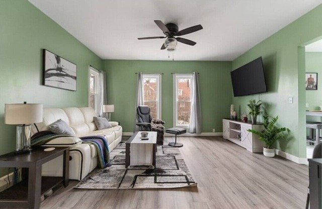 Comfortable 2 bedroom king suite/