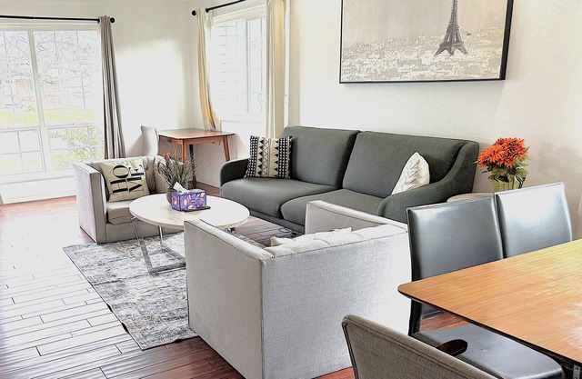 Comfortable 3Br home in Fremont with AC/Free Parking