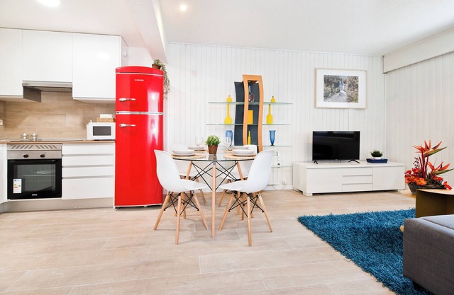 Comfortable and bright apartment - 9 min from the station