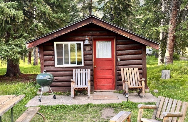Comfortable Cabin next to Yellowstone National Park