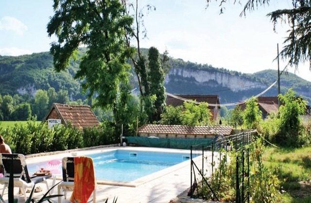 Confortable casa de vacaciones con piscina
