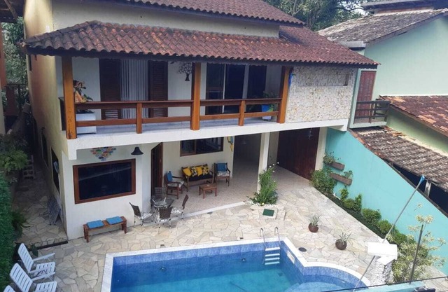 COMODA CASA, CON PISCINA, 4 dorm, 2 en suite, 2 INDIVIDUAL Y CAPACIDAD PARA 12 PERSONAS.