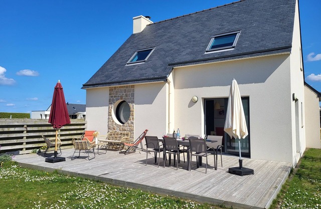 Comfortable house ideally located near beaches and GR34