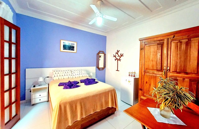 Confortable Suite Lilás con AC, TV y Wi-Fi a 300m del Centro Histórico de Paraty
