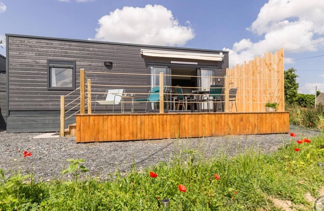 Casa móvil confortable con terraza en Saint-Lô