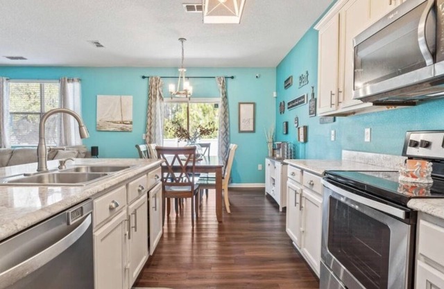 Comfortable & Spacious Home Near Fernandina Beach!