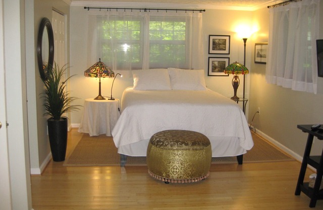 Hermoso. Espacioso. Tranquilo. A 5 km del aeropuerto de Dulles.