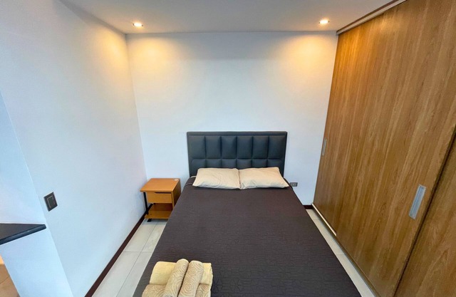 Estudio Comodo con Balcon