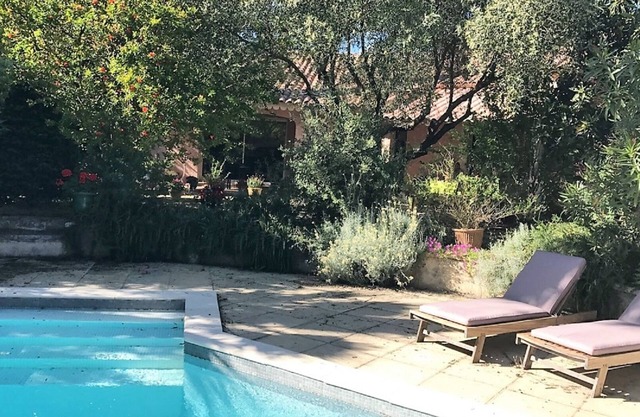 Villa confortable con piscina, tranquila para unas vacaciones relajantes y relajantes