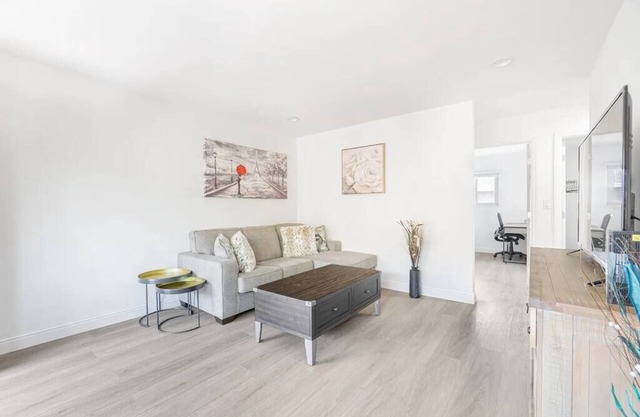 Comfy 2BR Apt w/ AC/Washer/Dryer/EV - in Sunnyvale