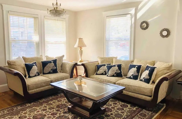 Comfy 2BR House Close to Harvard, MIT,BU & Boston