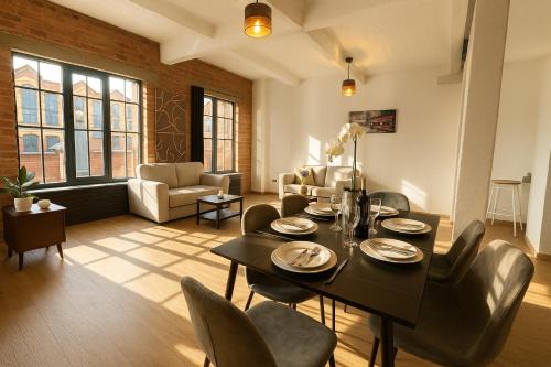 Comfy City Centre Apt for 6 - Close To Bars, Dining & Train