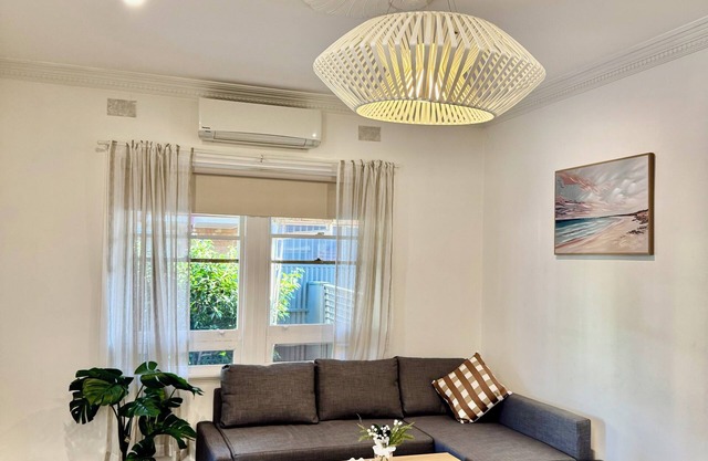 Comfy family home(15 mins to CBD & beach)