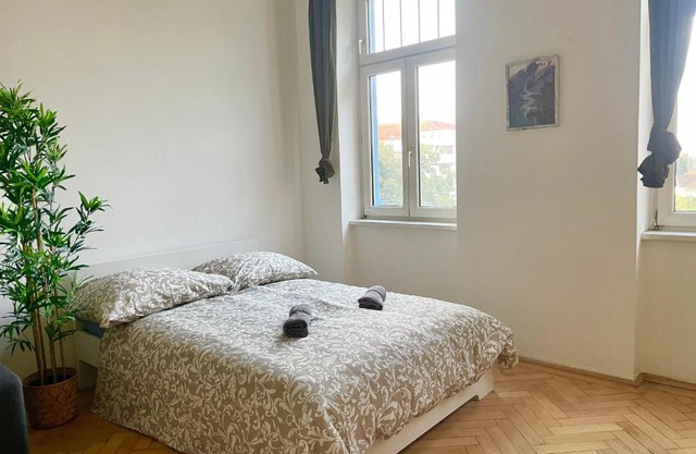 Comfy Flat Near Metro Station