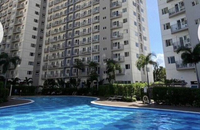 Comfy flexi 1 or 2 BR condo with wifi access. Parking is subject to availability