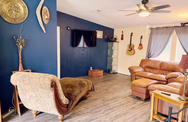 Comfy Half Acre Hideaway