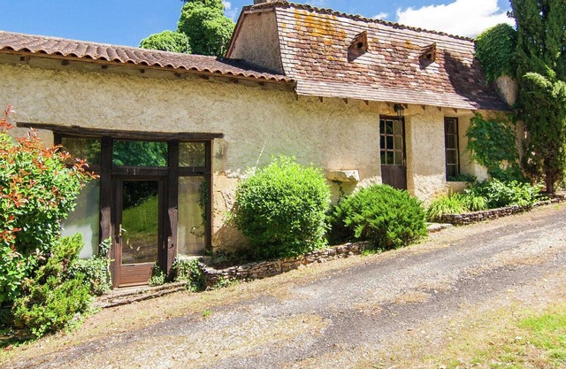 Casa vacacional singular en Bourgnac con piscina privada