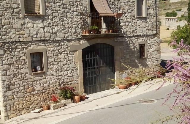 Preciosa y cómoda casa de piedra en el Camino del Cister a 110kms de Barcelona