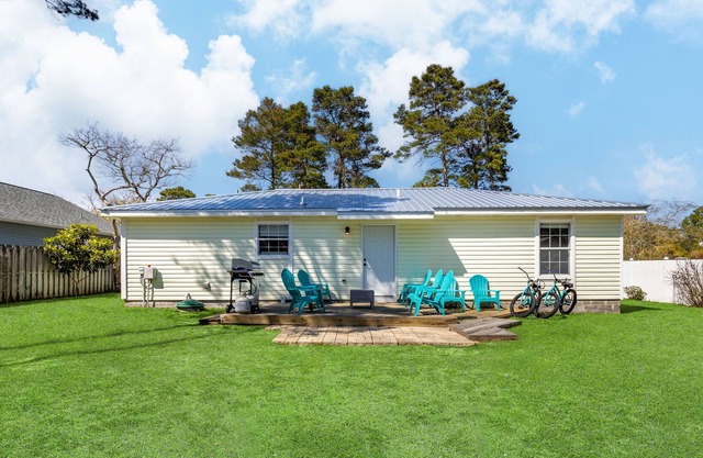 Commanders Cottage by AvantStay | Free Bikes! Pet Friendly | Newly Renovated!