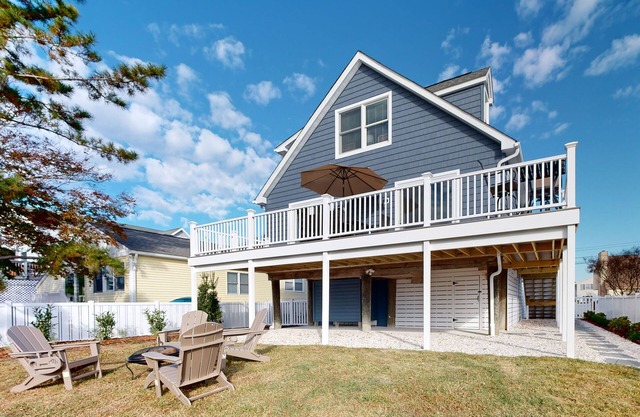 Completely Renovated South Bethany House, 5- minute walk to beach
