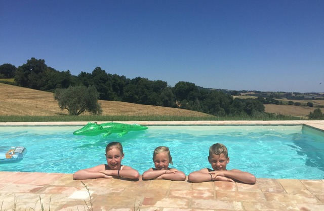 Casa de campo completamente renovada en una ubicación única con vistas panorámicas.