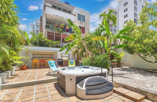 Condado Villa 4Bd 3Ba | Spa/Generator/Parking