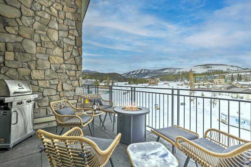 Condo with Mountain Views in Heart of Downtown!