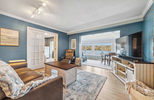 Condo with Panoramic views on Clam Lake