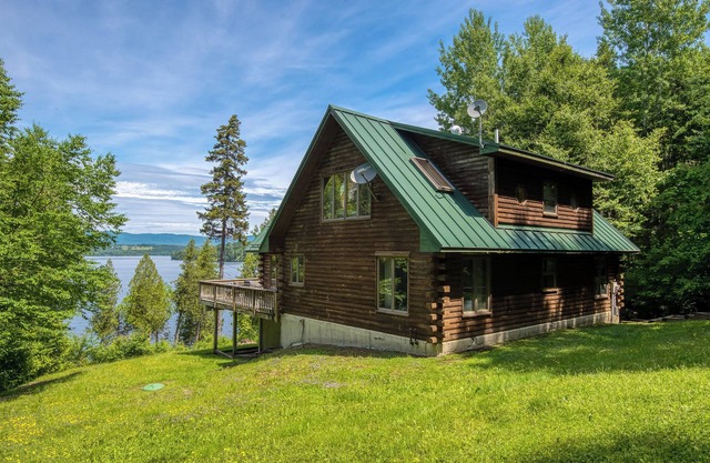 Connaughton - Casa de troncos privada a lo largo de la costa sur del lago Rangeley