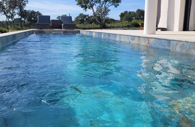 Contemporaine piscine wifi