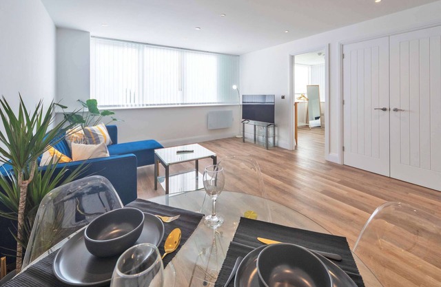Contemporary & Bright 1 Bed Apartment in Gravesend