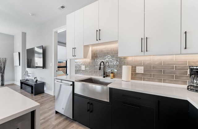 Contemporary Luxury: New 3BR/2BA Stylish Haven