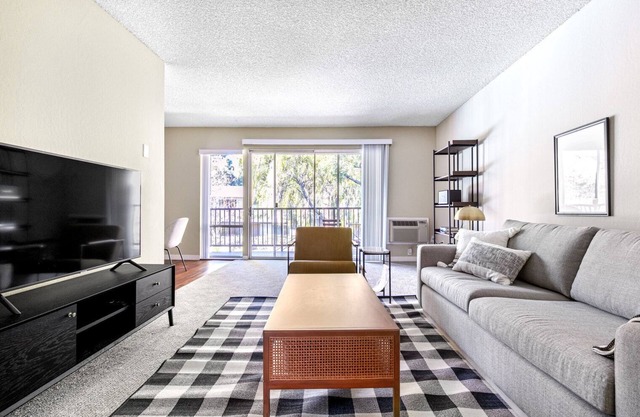 Contemporary Mountain View 1BR w/ Pool, Gym, BBQ, by Blueground