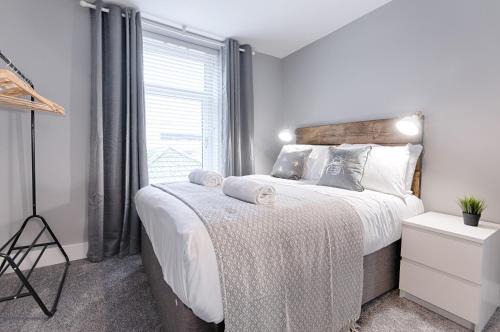 Contractor Base - 3 Rooms - Smart TVs
