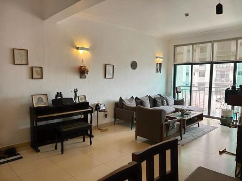 Convenient & Secure Room Near City Hub