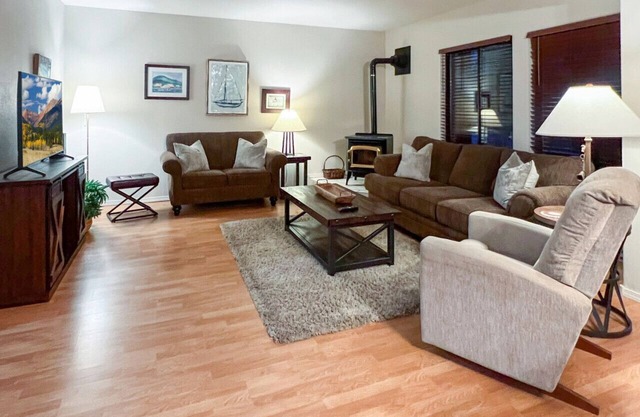 Convenient Townhome Near Downtown McCall