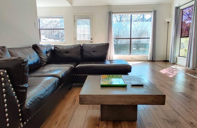 Convenientemente ubicado y confortable casa de 3 dormitorios.