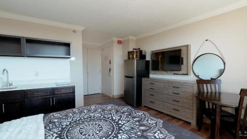 Convention center executive properties Free indoor parking