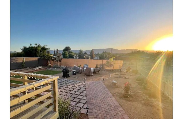 Cool, Historic Bungalow, Near Vineyards, Sedona, Jerome, Page Springs, and more