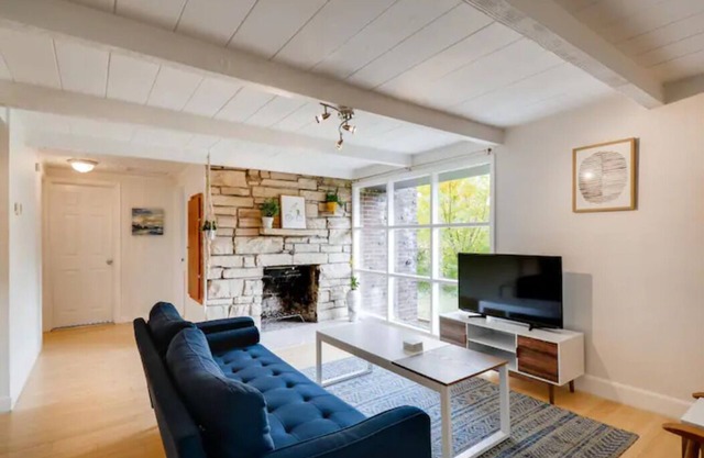 Cool Mid-Century Bungalow!