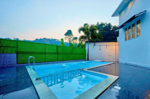 Cool Nest 5 BR Pool Villa Munnar by VOYE HOMES