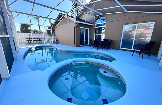 Corner Lot Pool Home Central Located near Disney