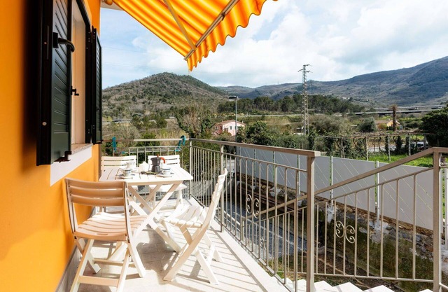 Bonito apartamento para 4 personas con WIFI, A/C, TV, balcón y vista panorámica