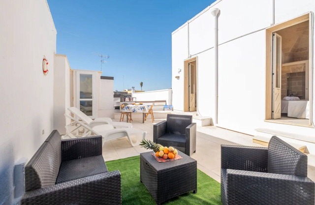 Acogedor apartamento con jacuzzi, A/C, WIFI, TV y patio, cerca de Lecce