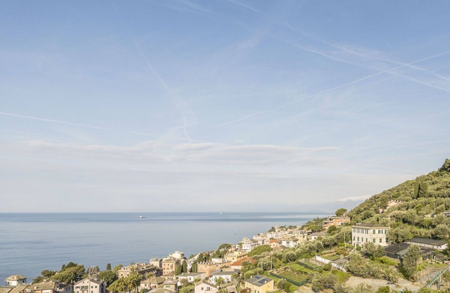 Hermoso apartamento con WIFI, TV, terraza, mascotas permitida y vista panorámica, cerca de Génova