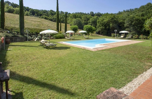 Bonito apartamento para 6 personas con WIFI, piscina, TV, terraza, mascotas permitida y aparcamiento