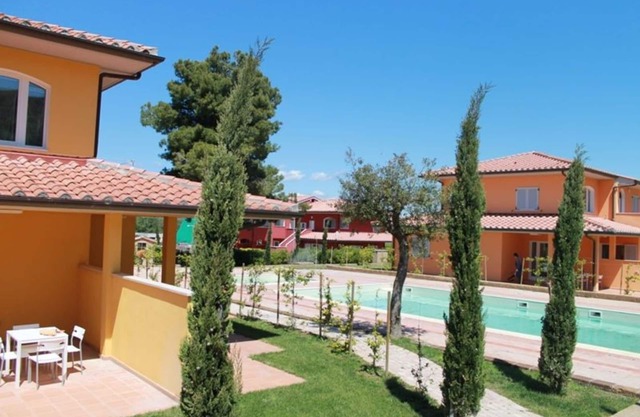 Precioso apartamento para 3 personas con piscina, WIFI, A/C, TV, mascotas permitida y aparcamiento