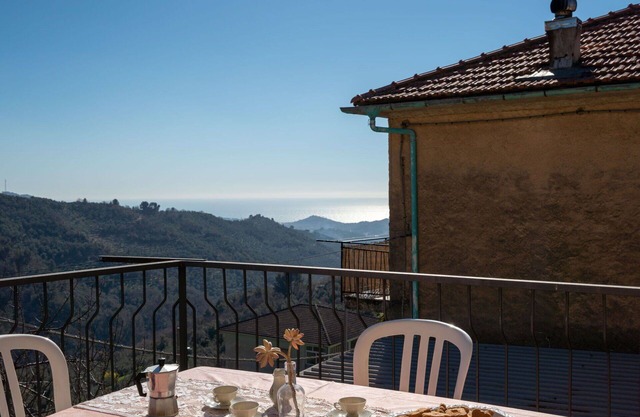 Hermoso apartamento para 4 personas con WIFI, TV, balcón y mascotas permitida