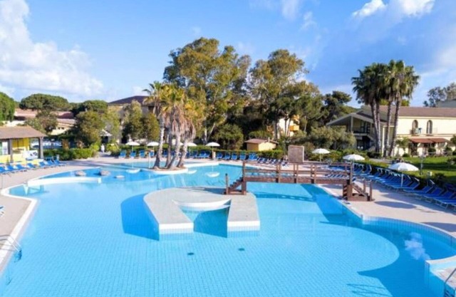 Hermoso apartamento para 4 personas con piscina, A/C, WIFI, TV y mascotas permitida